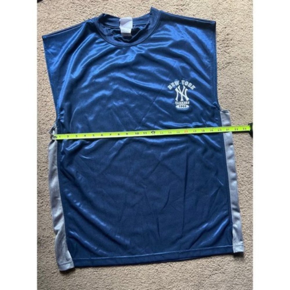 Mens Tank - Picture 4 of 5